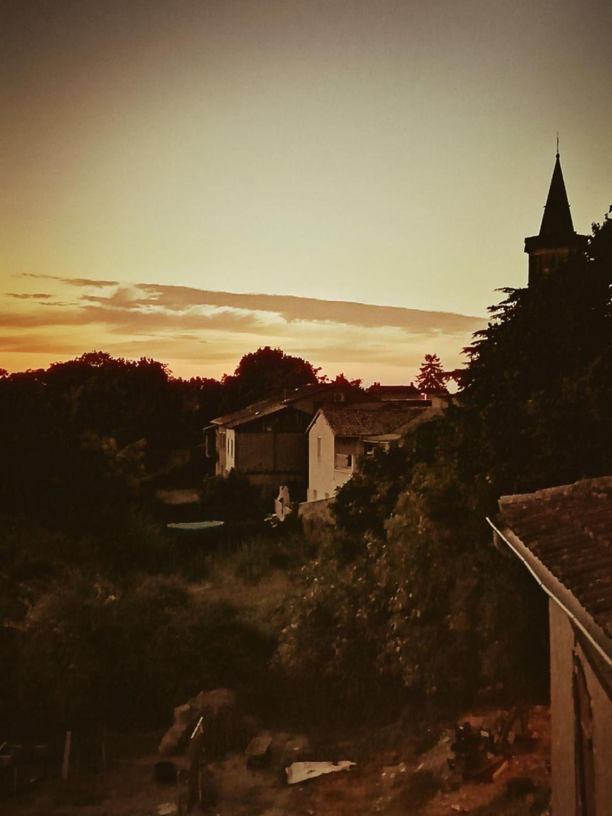 B&B Chez Odile Mirabel  Bagian luar foto